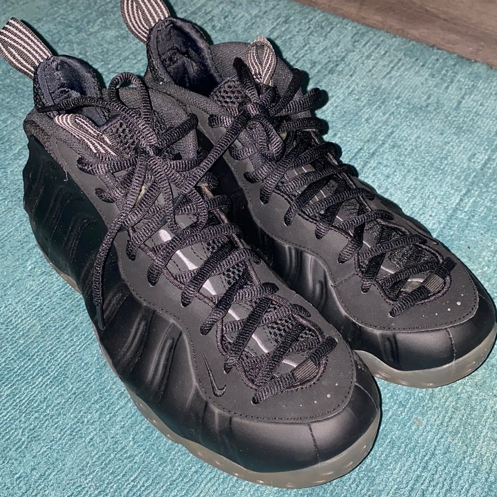 men’s Nike sneakers